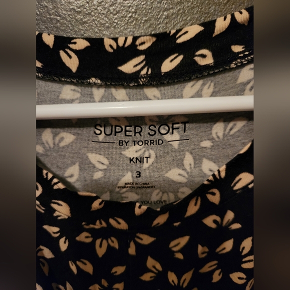 3X Torrid Super Soft Knit Dress with crisscross bust accent - Picture 2 of 4